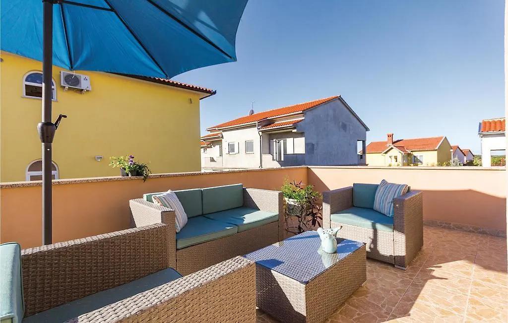 2 Bedroom Stunning Home In بولا