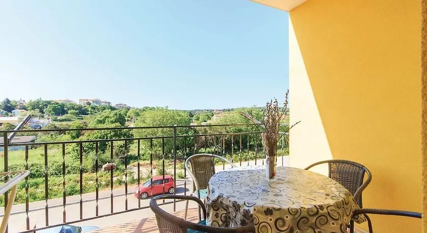 2 Bedroom Stunning Home In Pula 0*,