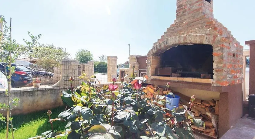 2 Bedroom Stunning Home In Pula Dom wakacyjny