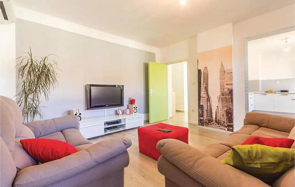 Dom wakacyjny 2 Bedroom Stunning Home In Pula